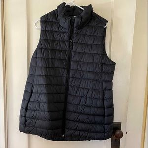 Old Navy maternity zip up puffer vest